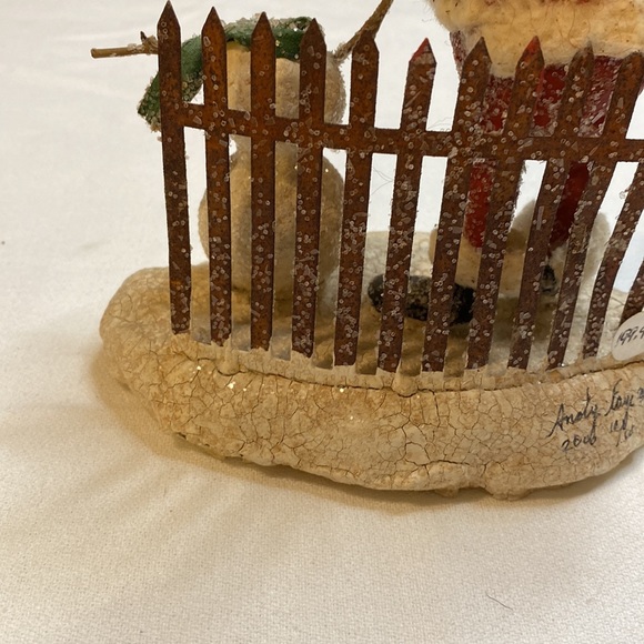 Andy Faye. Santa builds snowman. - Picture 6 of 10